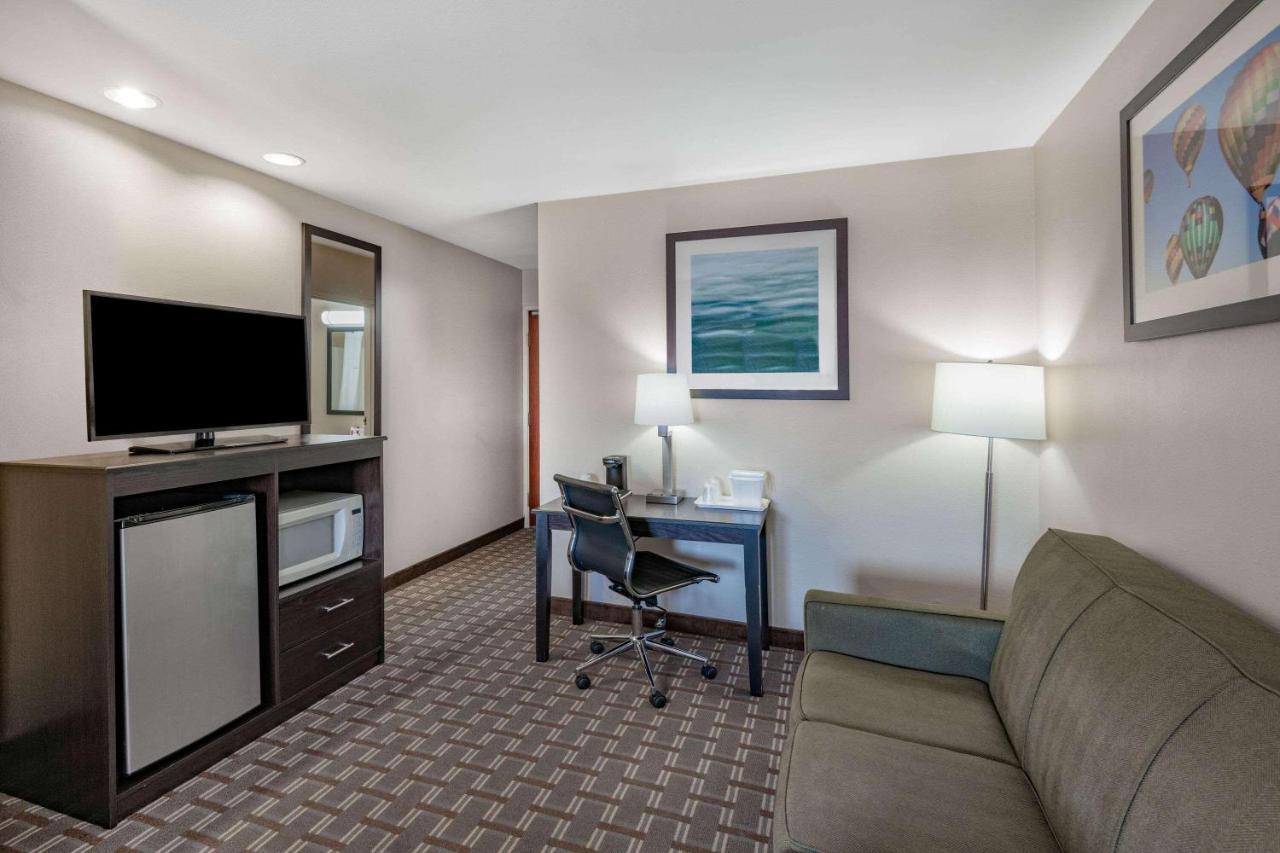 Hotel Baymont By Wyndham Farmington