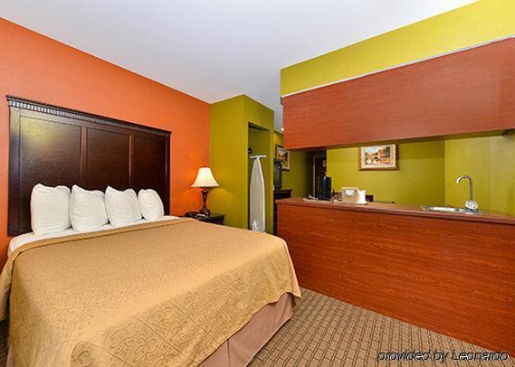 Baymont By Wyndham Hotel Farmington