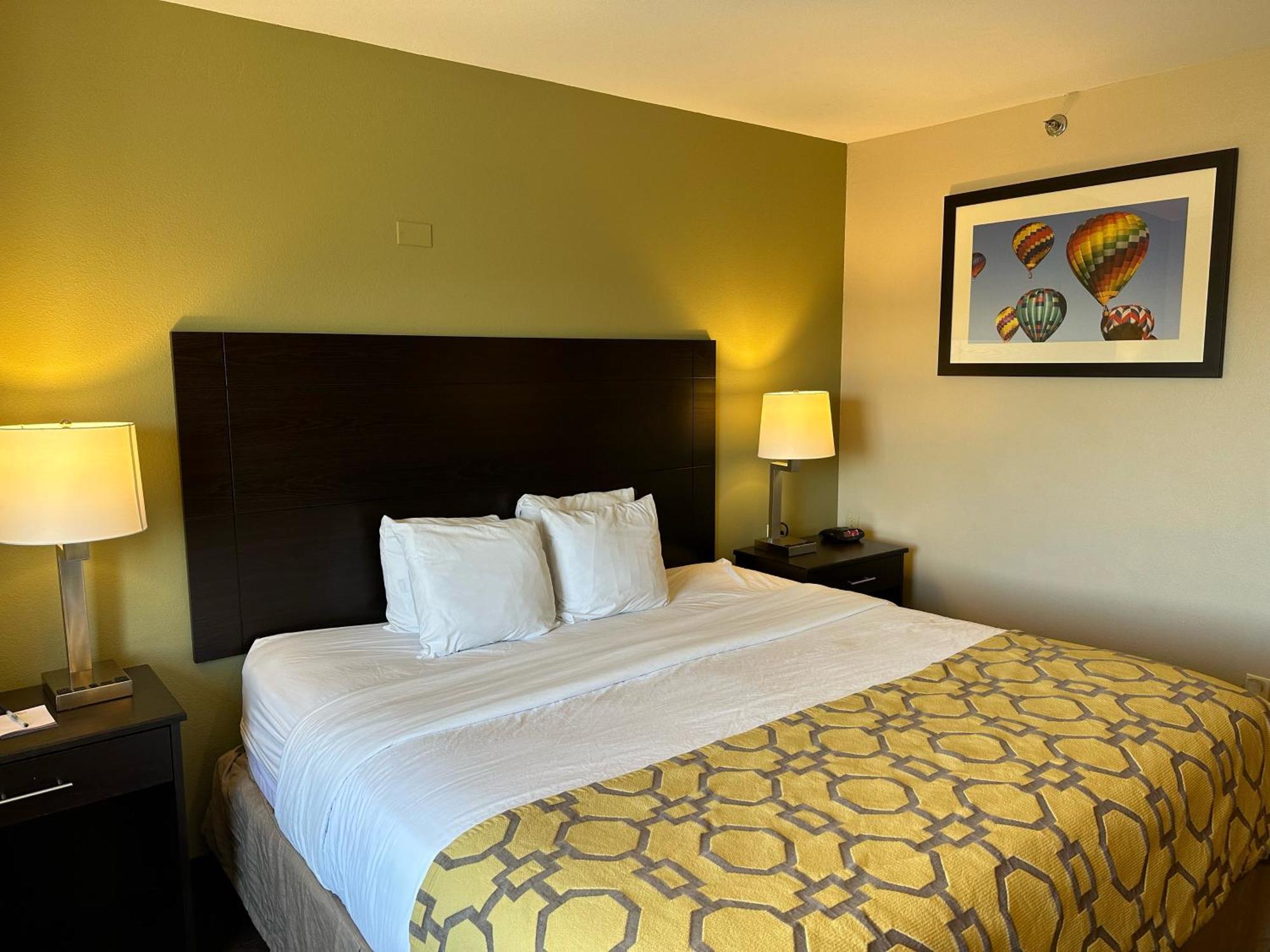 Baymont By Wyndham Hotel Farmington