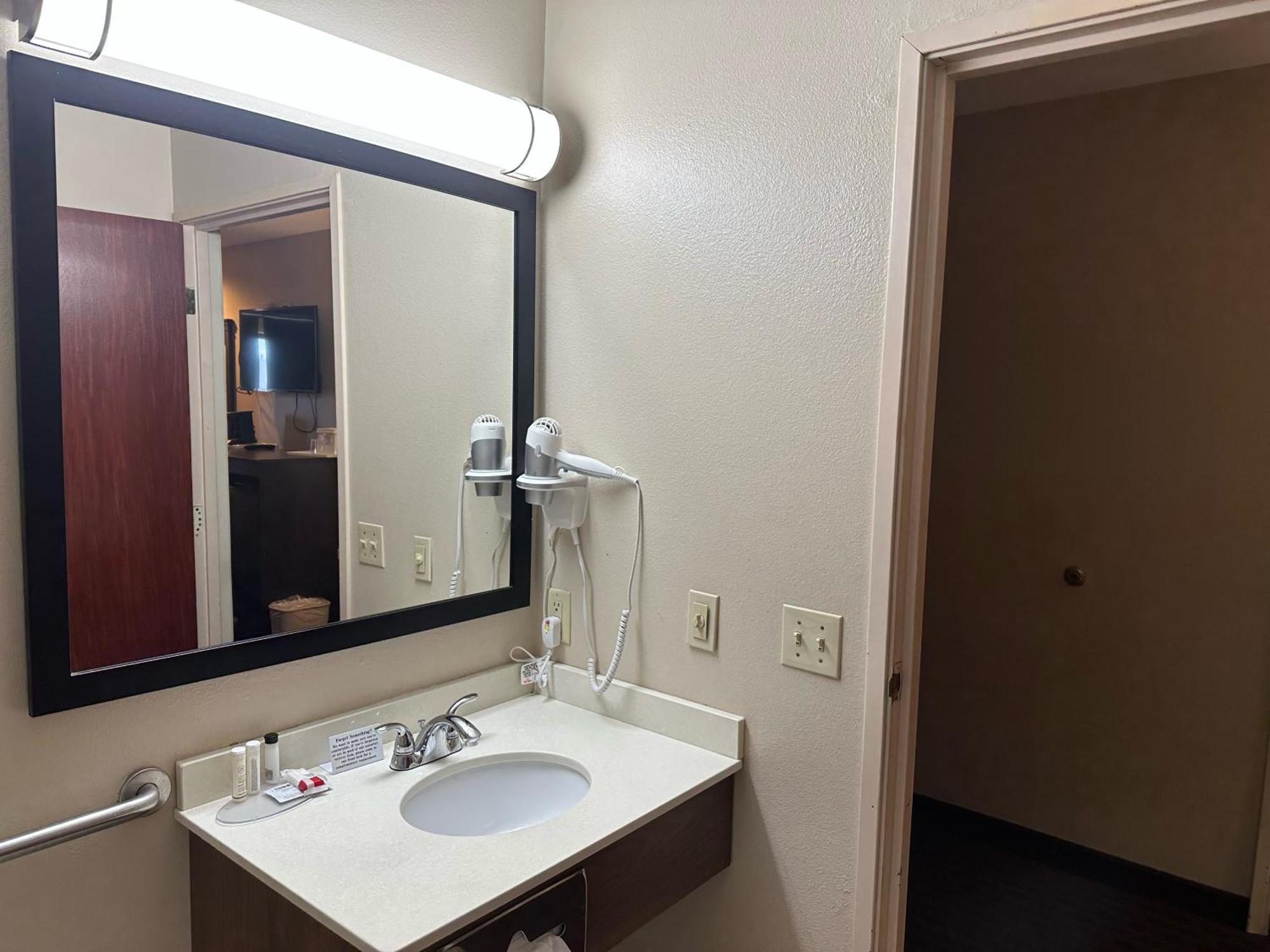 Baymont By Wyndham Hotel