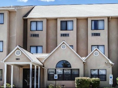 Baymont By Wyndham Hotel Farmington